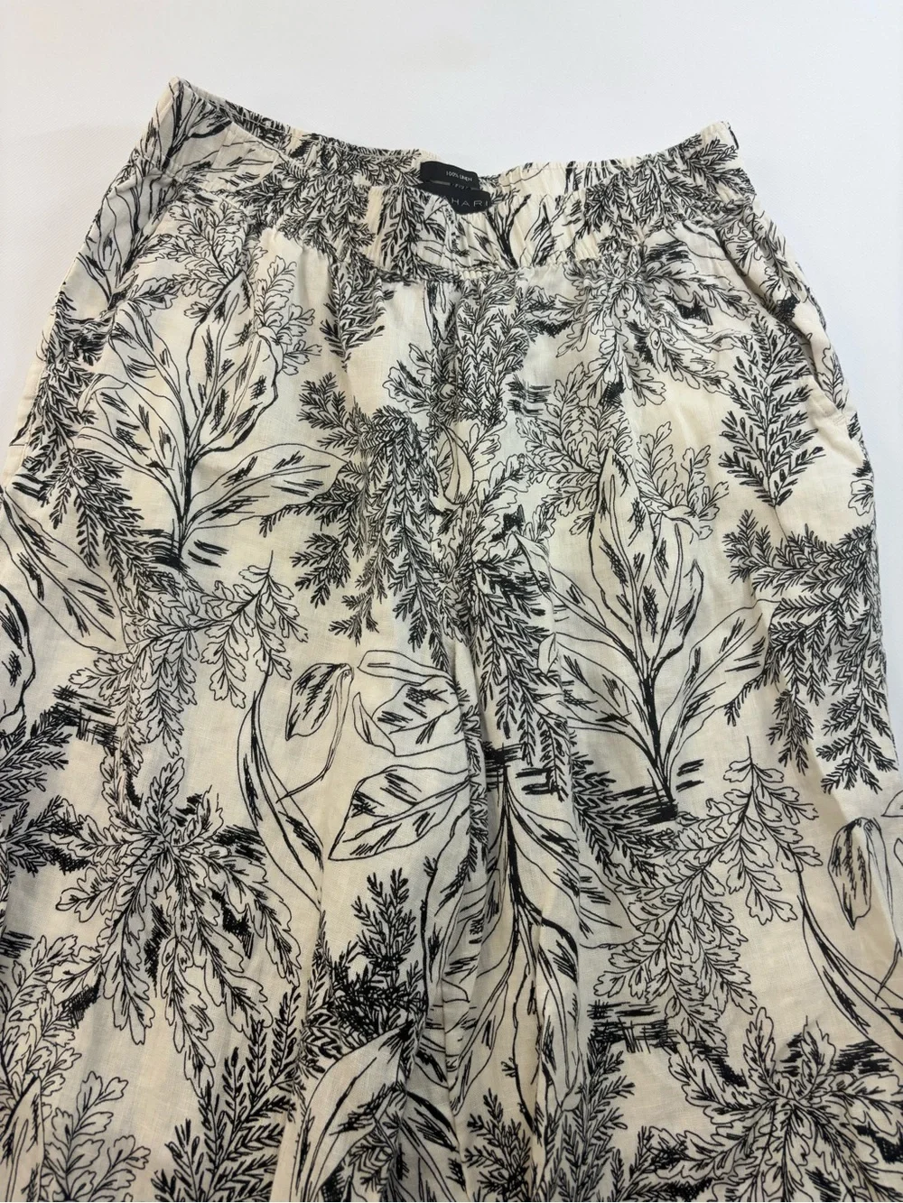 Tahari Linen Crop Pants Size Large Black/Cream Wide Leg Pants Botanical Print